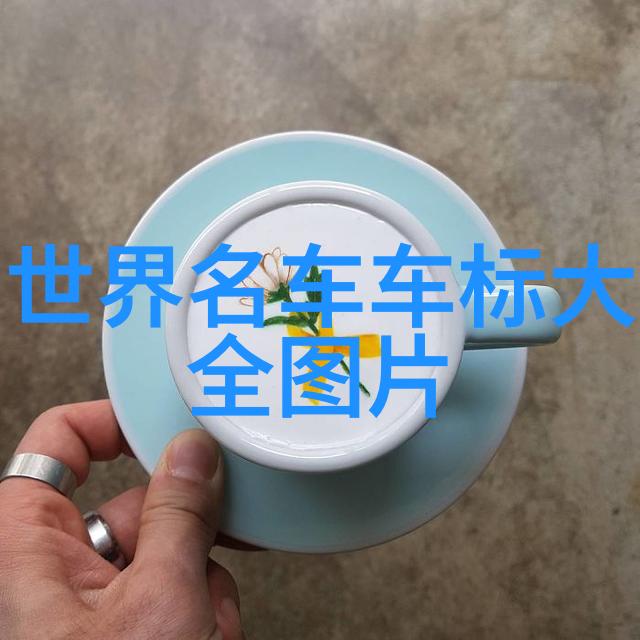 30岁显气质的短发-时尚界的新标准如何在30岁以短发展现完美气质