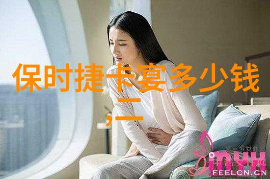 2022流行短发图片女时尚剪刀手指引风向