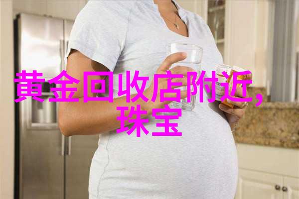 我们能否提供一些实用的建议或步骤以帮助女性在家中自己修剪自己的头发生长