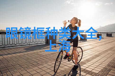 2023年最流行的发型短发波浪卷及染色风潮